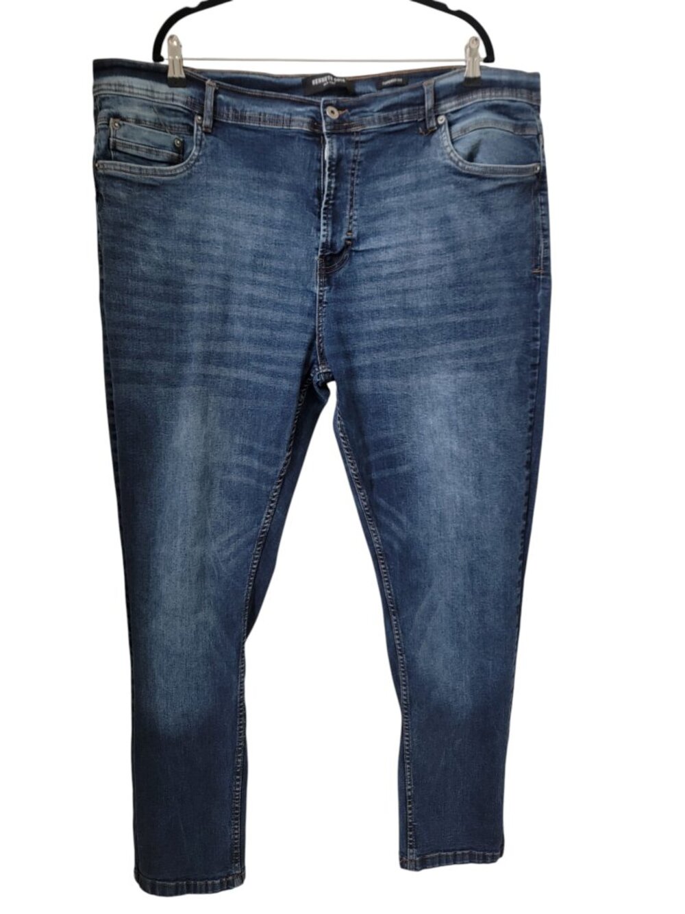 Kenneth Cole Size 46x32 Tapered Fit Denim Blue Jeans
